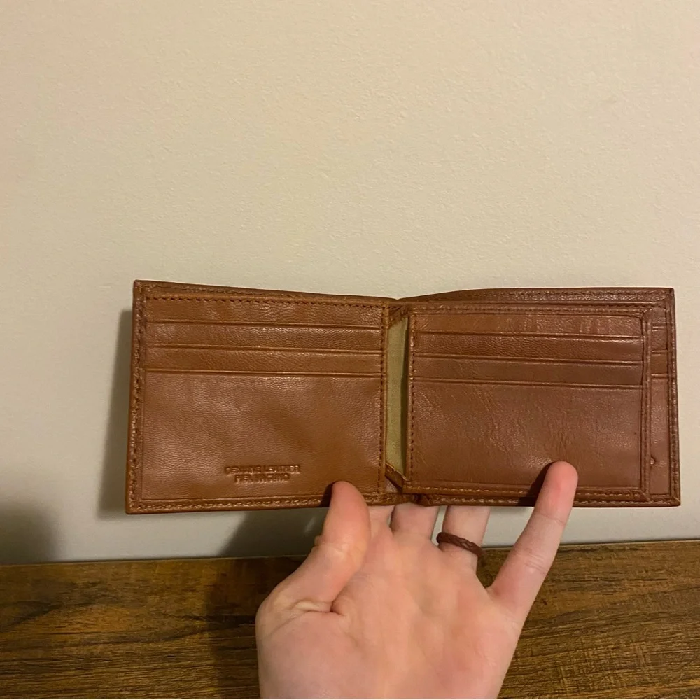 Columbia Light Brown Leather Fold Wallet